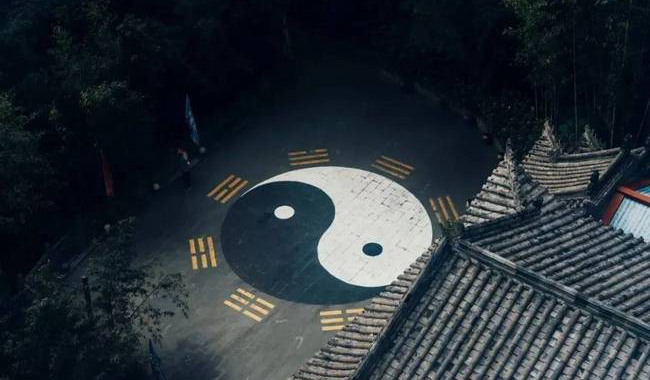銅門(mén)入戶(hù)門(mén)風(fēng)水裝修的5個(gè)常見(jiàn)問(wèn)題_銅盟薈銅門(mén)